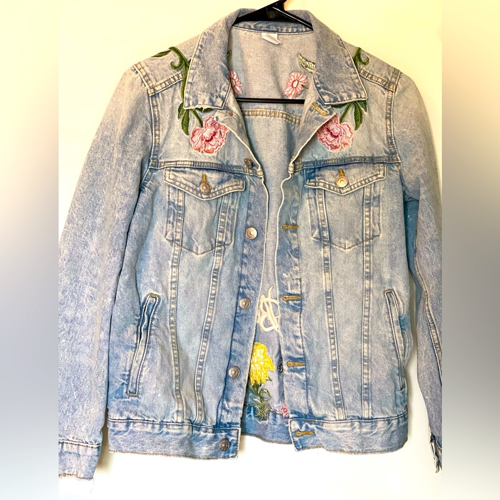 &Denim by H&M Denim Jacket Embroidered with Flowers Bees “La Belle Vie”